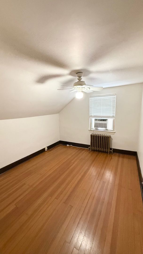 Building Photo - Beautiful 3/4 bedroom + office in Shadyside- Off-Street Parking and Tons of Storage!!