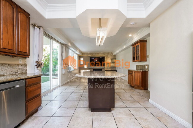 Building Photo - 30 Amberhill