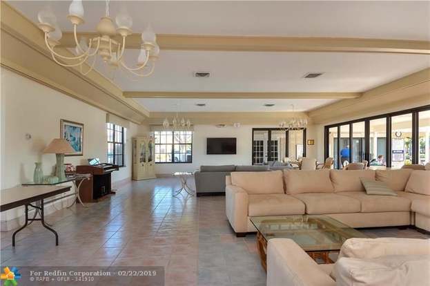 Building Photo - 120 Cypress Club Dr