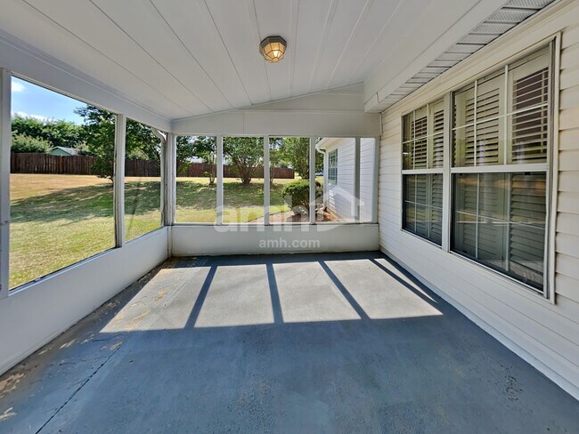 Building Photo - 3385 Woodash Ln