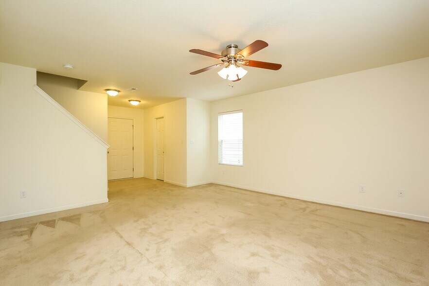 Building Photo - 1192 N Aberdeen Dr