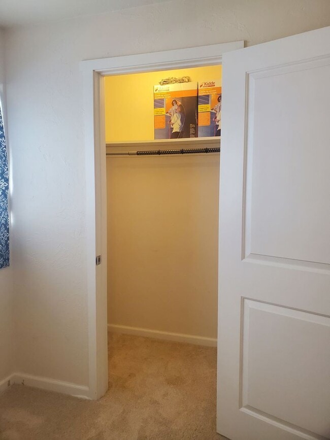 Building Photo - 2 br, 1 bath House - 825 Dr ML King Way