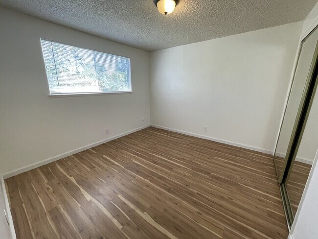 Building Photo - Woodside Drive Apartment In Carson City