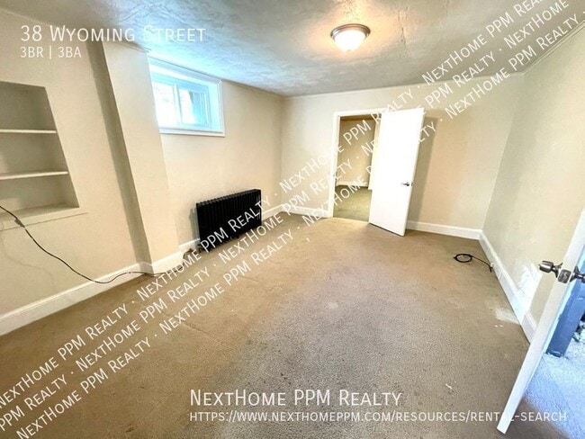 Building Photo - 38 Wyoming St