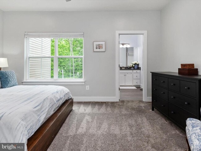 Building Photo - 2552 Buckthorn Dr