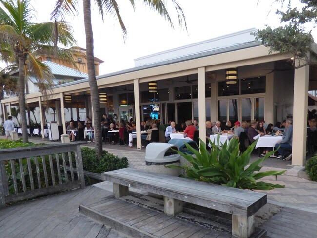 Building Photo - 2060 NE 1st St