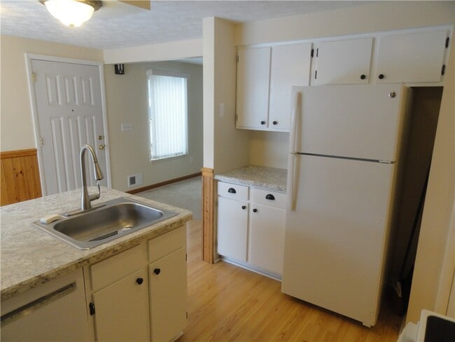 Building Photo - 206 Greenway Blvd