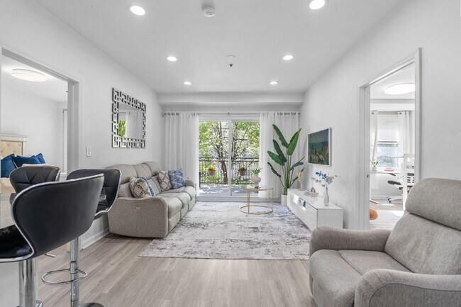 Building Photo - 920 Jefferson St