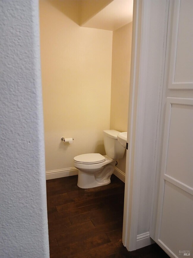 Building Photo - 2022 Verbena Dr