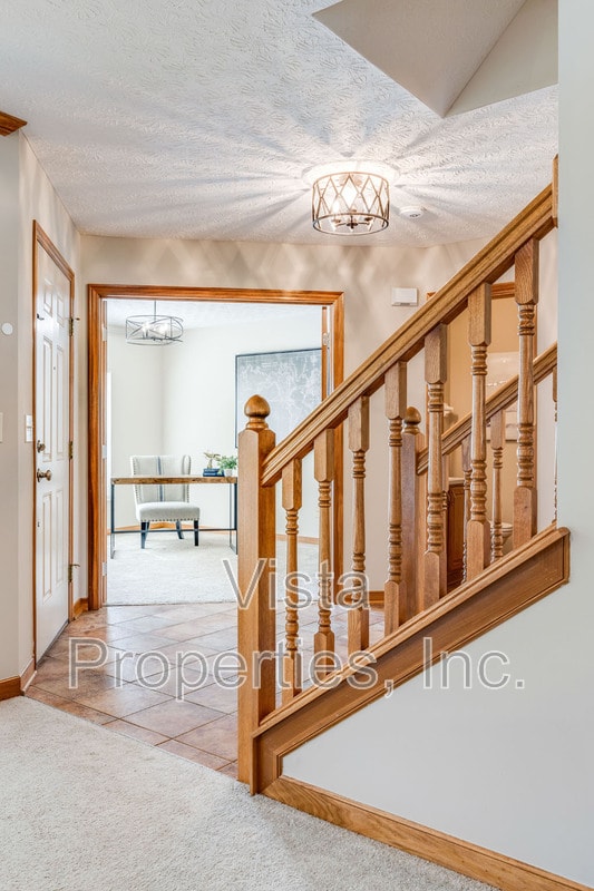 Building Photo - 7225 Bromfield Dr