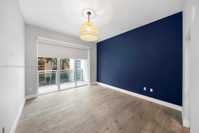 Building Photo - 950 Brickell Bay Dr