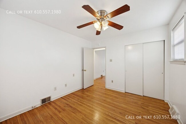 Building Photo - Clean and Updated 2 Bedroom 1 Bath apartme...