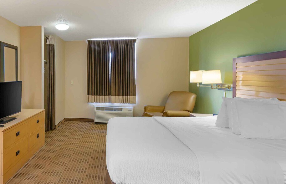 Building Photo - Furnished Studio-Kansas City - Overland Park - Quivira Rd.