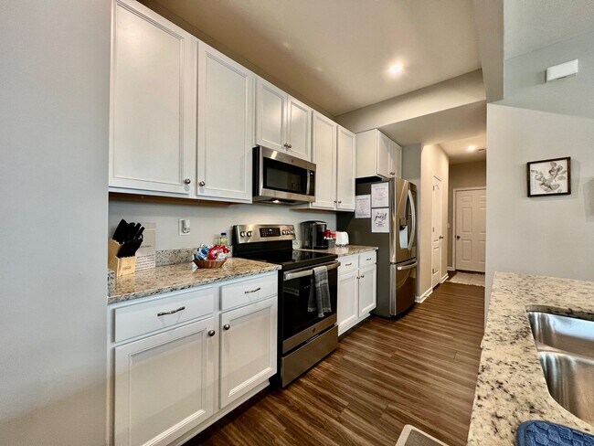 Building Photo - Fully Furnished Luxury Corporate Rental - Brand New Construciton