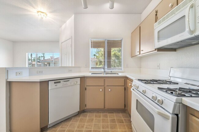 Building Photo - 251 S Green Valley Pkwy