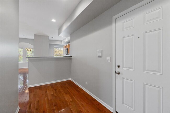 Building Photo - 7717 N Marshfield Ave