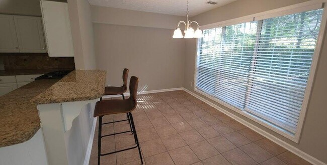 Building Photo - 984 Pointers Way