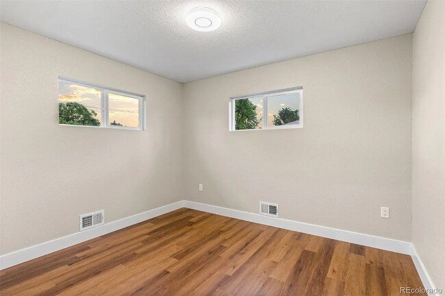 Building Photo - 10821 Larry Dr