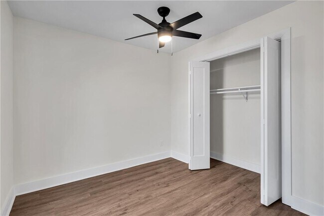 Building Photo - 2645 Shadow Woods Cir NE