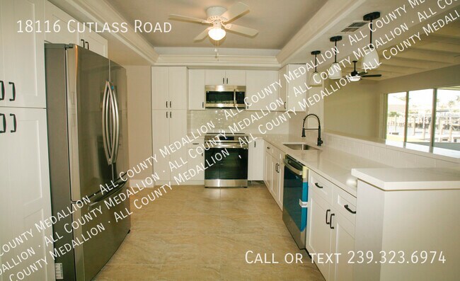 Building Photo - Fort Myers Beach Sailboat Access Home in t...