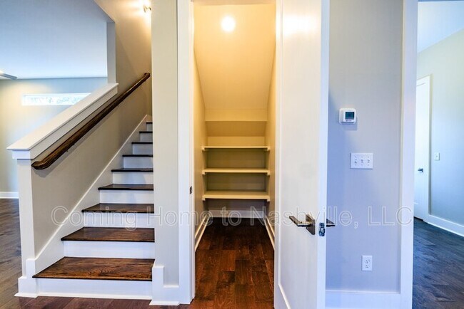 Building Photo - 1719 Pecan St