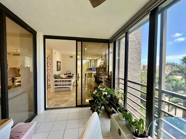 Building Photo - 7568 Regency Lake Dr