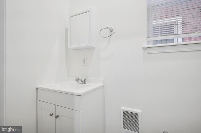 Building Photo - 2928 N 27th St