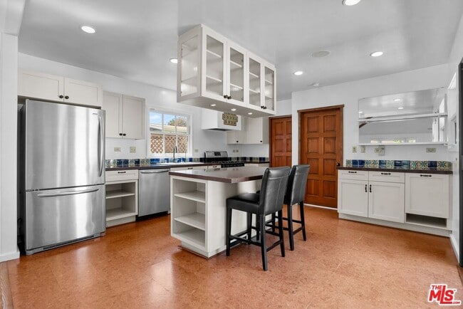 Building Photo - 2411 Castle Heights Ave