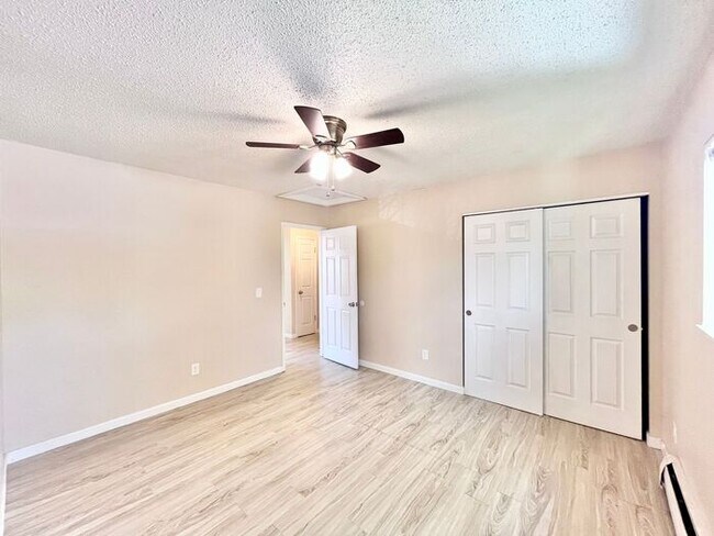 Building Photo - Beautiful 2 Bedroom Town Home!