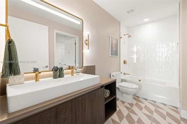 Building Photo - 159 NE 6th St