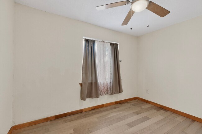 Building Photo - 515 Marble Ave