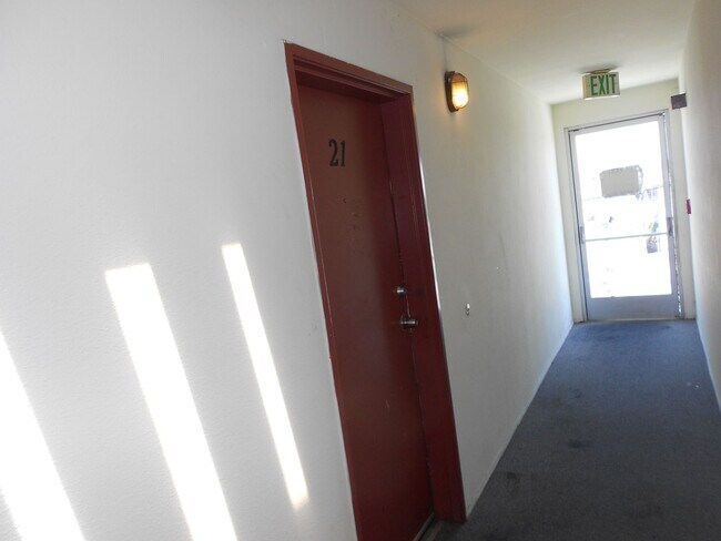 Building Photo - Lovely One bedroom Apartment in City Heights