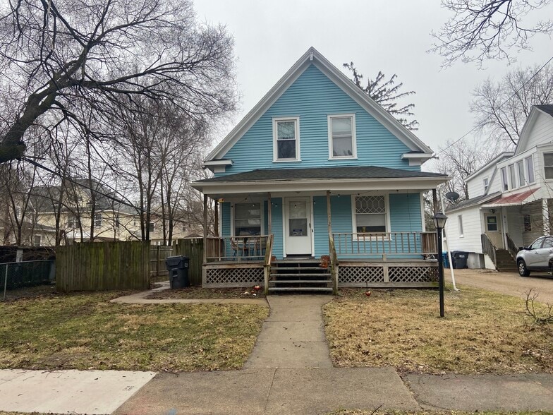 Building Photo - 734 Egleston Ave