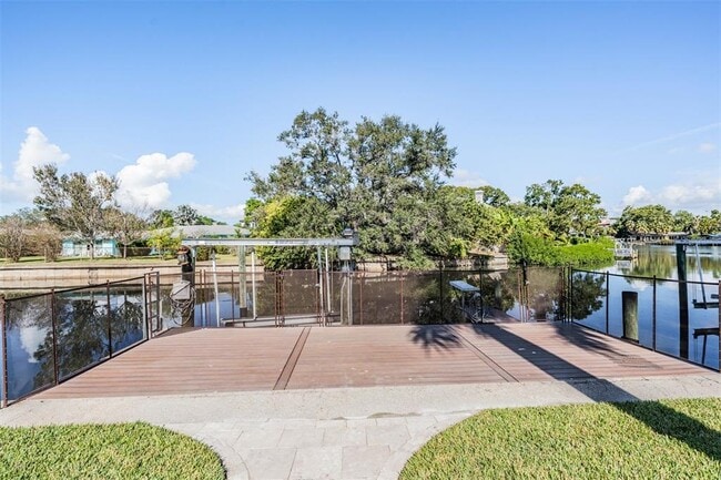 Building Photo - 640 Geneva Pl