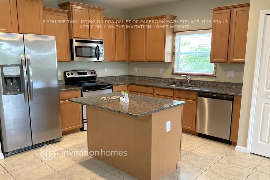 Building Photo - 1530 Corbett Ln
