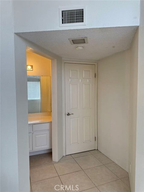 Building Photo - 13096 Le Parc Blvd