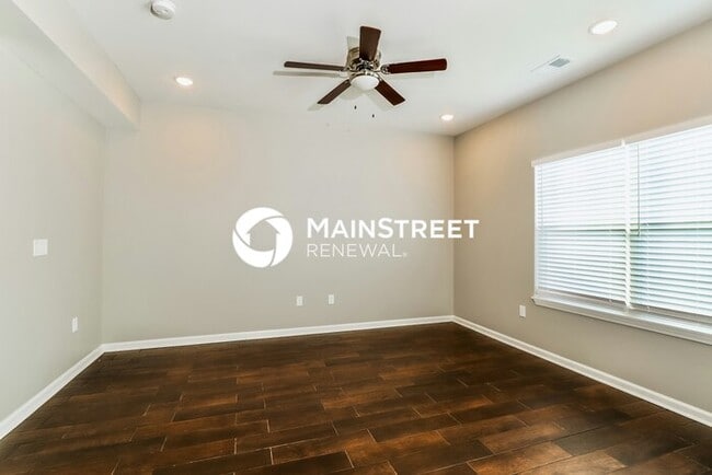 Building Photo - 3 Bedroom Pet-Friendly Home in Jeffersonvi...