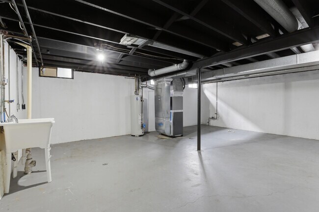 Building Photo - 41427 Larimore Ln