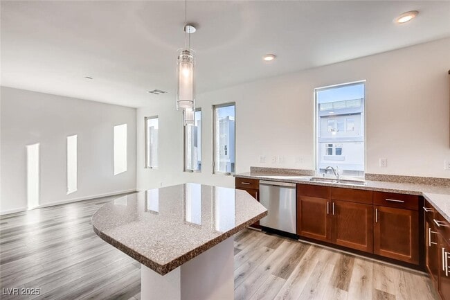 Building Photo - 8098 Misty Canyon Ave