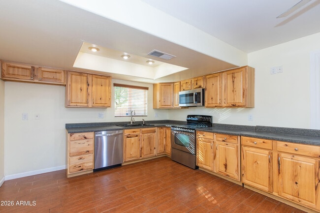 Building Photo - 1813 E Ellis Dr