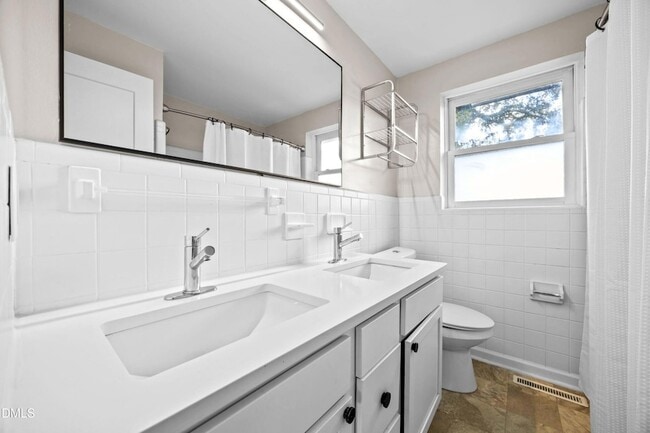 Building Photo - 1618 Boyer St