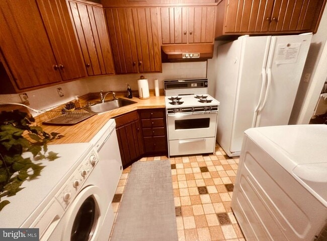 Building Photo - 1813 Olmstead Dr