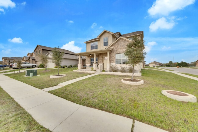 Building Photo - 3422 Couch Dr