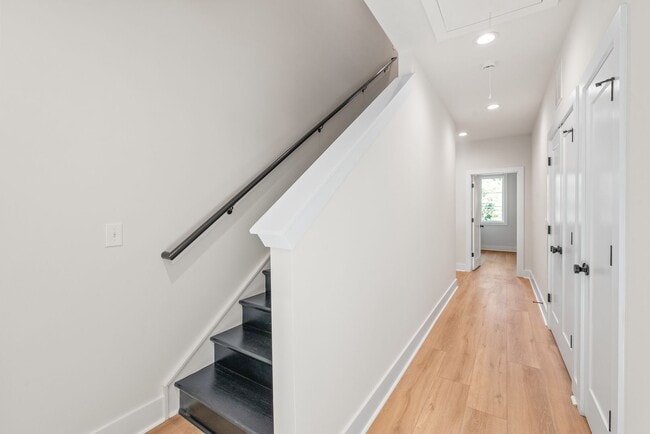 Building Photo - Modern, Move-In Ready Living in Plaza Midwood