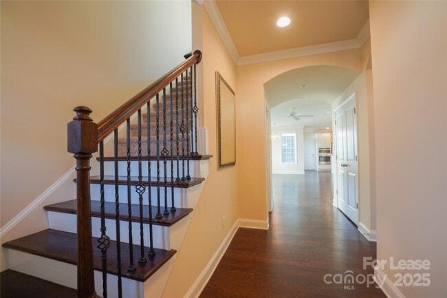 Building Photo - 6426 Hove Rd