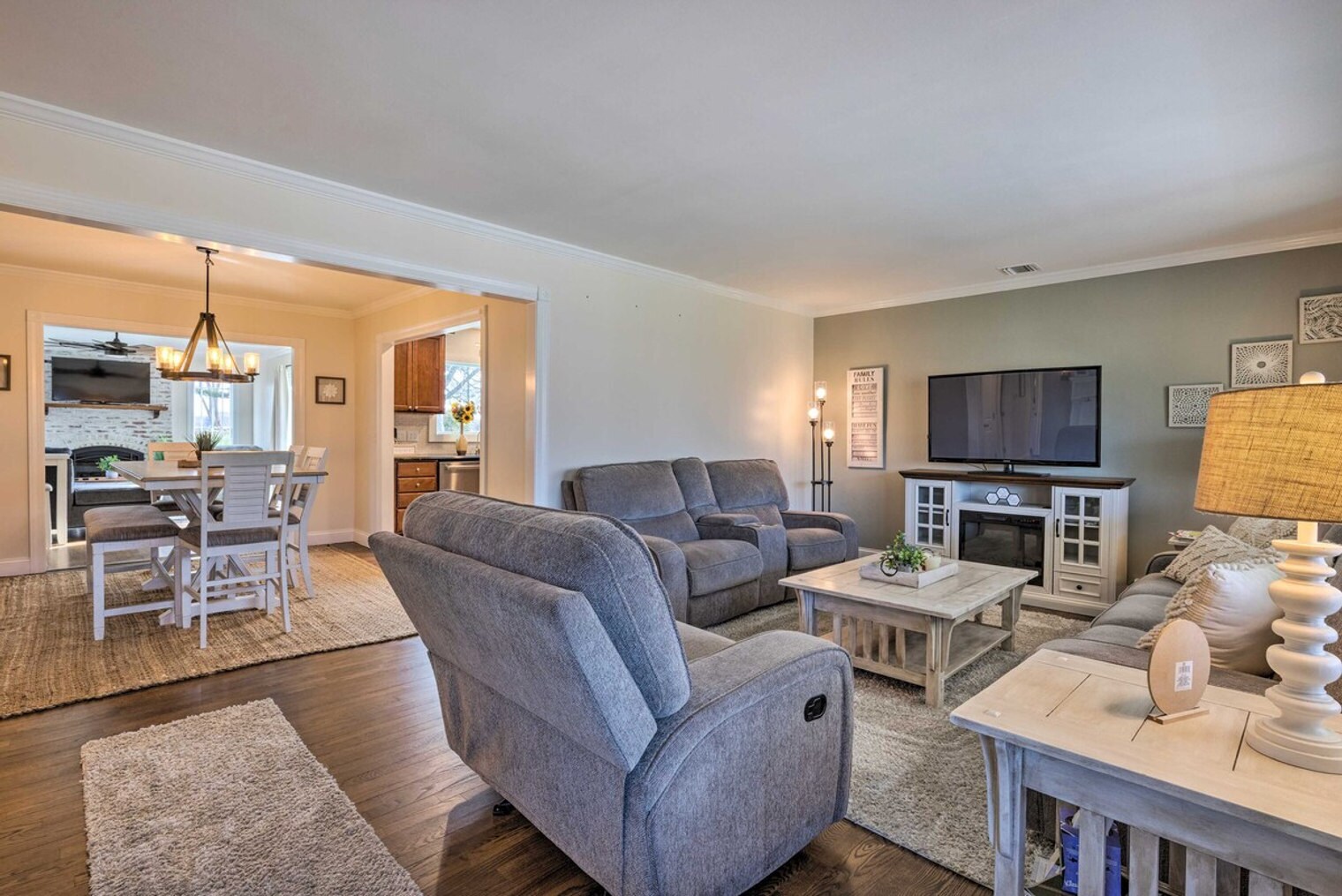 Building Photo - 500 Blossom Bend