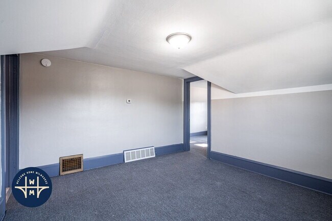 Building Photo - 8208 W Lincoln Ave