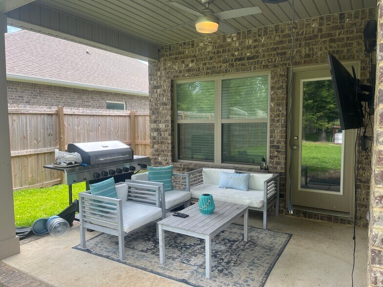 Building Photo - 5577 Caden Ct
