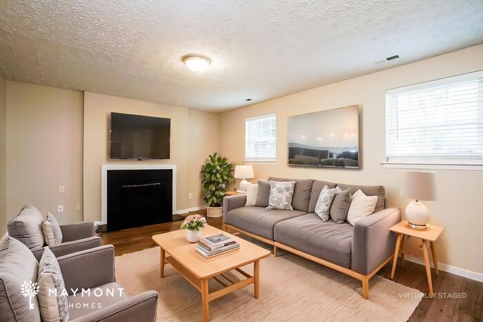 Building Photo - 2717 Midway Park Ct