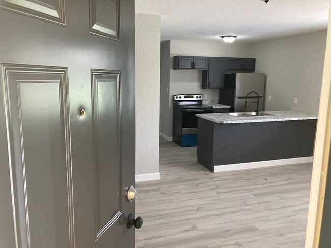 Building Photo - 1 Bedroom 1 Bathroom Apartment!